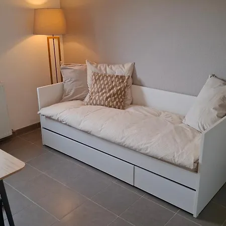 別荘 Pleasant 2 Bedroom House - 2 Parking Spaces *